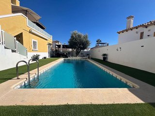 Chalet en venta en Campos de Golf - Villa Martin - Los Dolses en Orihuela