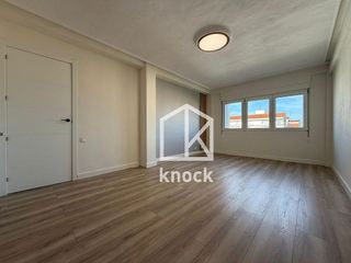 Piso en venta en El Polígono en Gijón