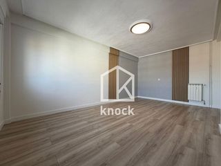 Piso en venta en El Polígono en Gijón