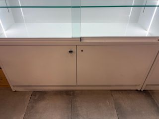 Estantería moderna de cristal
