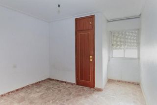 Piso en venta en Linares