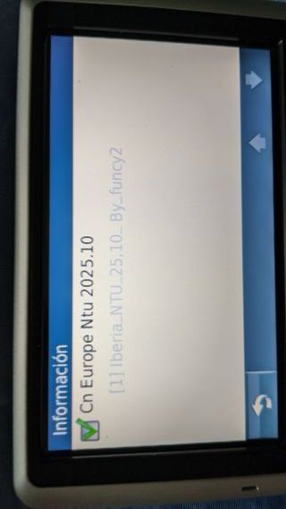 Navegador Garmin Nuvi 1340 con cargador