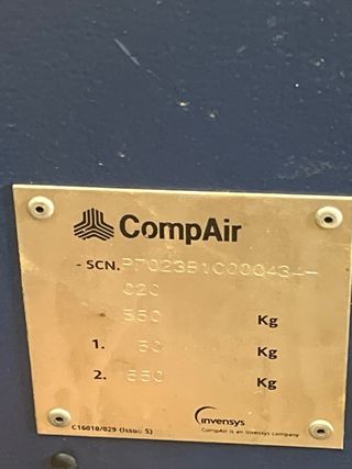 Compresor de obra amarillo CompAir