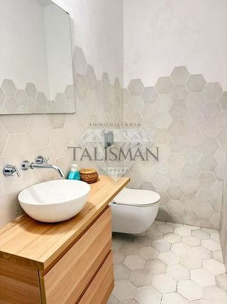 Chalet en venta en Bergondo