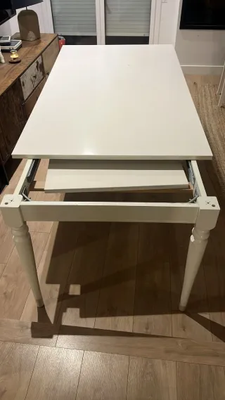 Mesa extensible Ikea blanca 155-215 cm