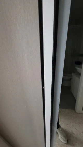 Espejo LED con marco blanco