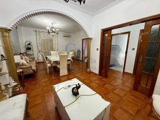 Casa adosada en venta en Centro - Doña Mercedes en Dos Hermanas
