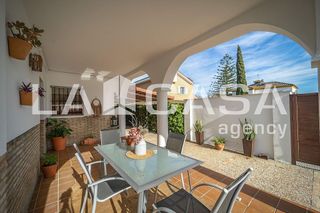 Chalet en venta en La Motilla en Dos Hermanas