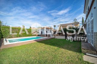 Chalet en venta en La Motilla en Dos Hermanas