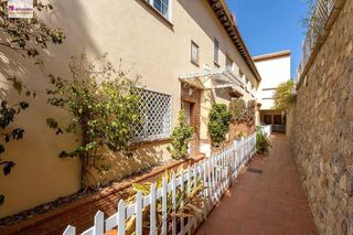 Casa adosada en venta en Bola de Oro - Serrallo en Granada