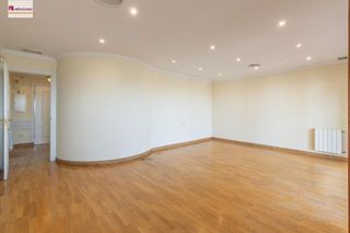 Casa adosada en venta en Bola de Oro - Serrallo en Granada