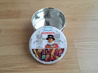 Antigua caja chocolate Jamesons Westminster