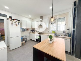 Chalet en venta en Sant Vicenç dels Horts