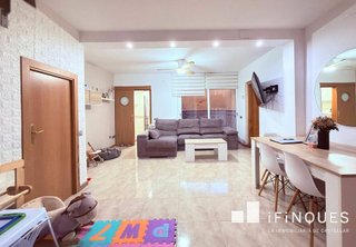Casa pareada en venta en Les Arenes - La Grípia  Can Montllor en Terrassa