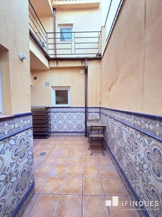 Casa pareada en venta en Les Arenes - La Grípia  Can Montllor en Terrassa