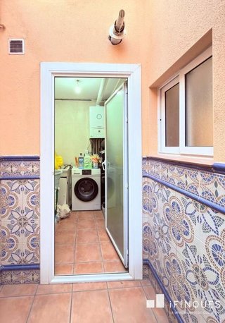 Casa pareada en venta en Les Arenes - La Grípia  Can Montllor en Terrassa