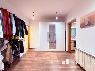 Casa pareada en venta en Les Arenes - La Grípia  Can Montllor en Terrassa