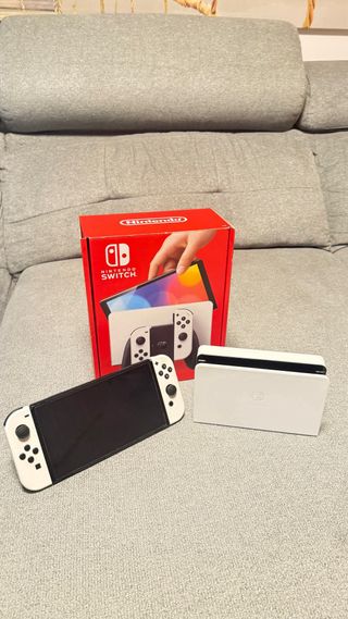 Nintendo Switch OLED Blanca y Negra