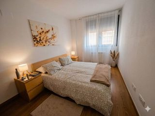 Piso en venta en La Paz en Zaragoza