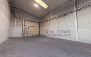 Nave industrial en venta en Loeches