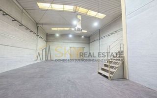 Nave industrial en venta en Loeches