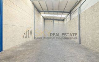 Nave industrial en venta en Loeches