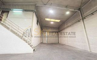 Nave industrial en venta en Loeches