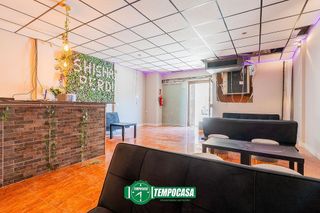 Local comercial en venta en Avda. de Abril. - 9 de octubre en Sagunto