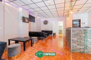 Local comercial en venta en Avda. de Abril. - 9 de octubre en Sagunto