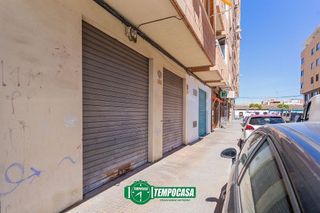 Local comercial en venta en Avda. de Abril. - 9 de octubre en Sagunto