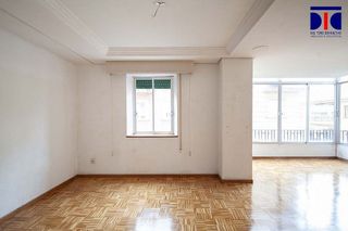 Piso en venta en Los Remedios en Sevilla