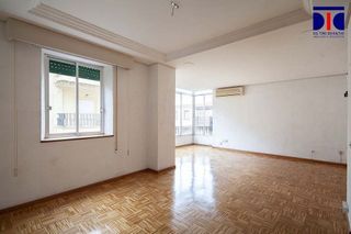 Piso en venta en Los Remedios en Sevilla