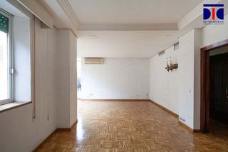 Piso en venta en Los Remedios en Sevilla