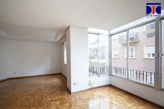 Piso en venta en Los Remedios en Sevilla