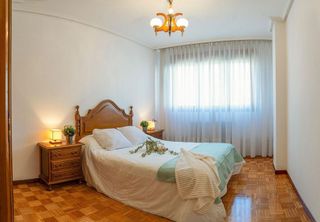 Piso en venta en Milán - Pumarín - Teatinos en Oviedo