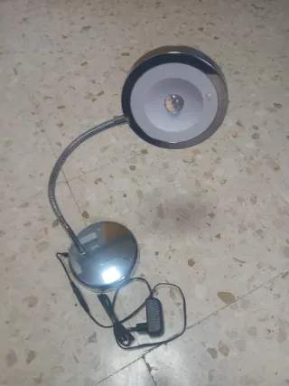 Flexo LED Mesa 220V Plata