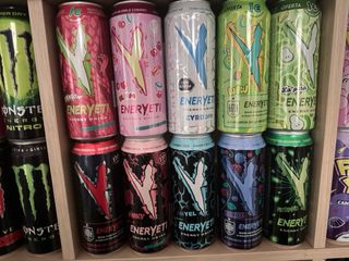 Lotto di lattine Monster Energy... collezione