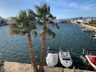 Piso en venta en Empuriabrava en Castelló d´Empúries