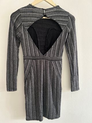 Vestido plateado y negro con rayas