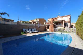 Casa pareada en venta en Zona Avenida Alta - Auditorio en Torrent
