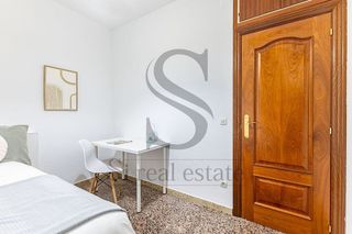 Piso en venta en Porta en Barcelona