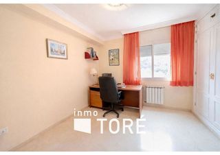 Piso en venta en Cerrado Calderón - El Morlaco en Málaga