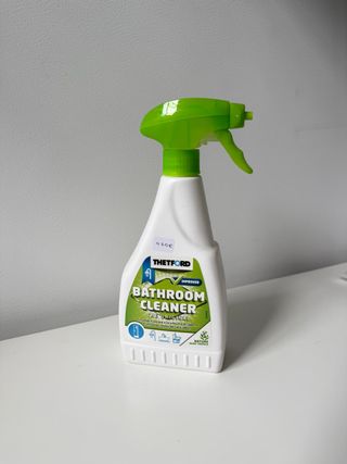 Limpiador wc para uso diario y mantenimiento