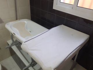 Bañera y cambiador para bebé Cam