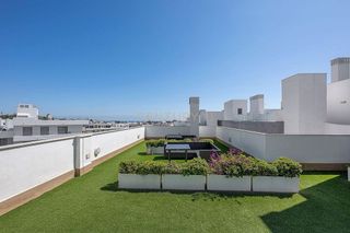 Piso en venta en Nueva Andalucía centro en Marbella