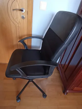 Silla de escritorio negra