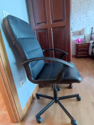 Silla de escritorio negra