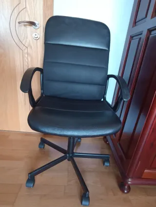 Silla de escritorio negra
