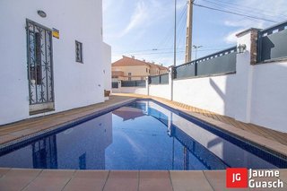 Casa pareada en venta en Clarà en Torredembarra