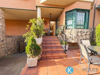 Casa adosada en venta en Montserrat - Parque Empresarial en San Fernando de Henares